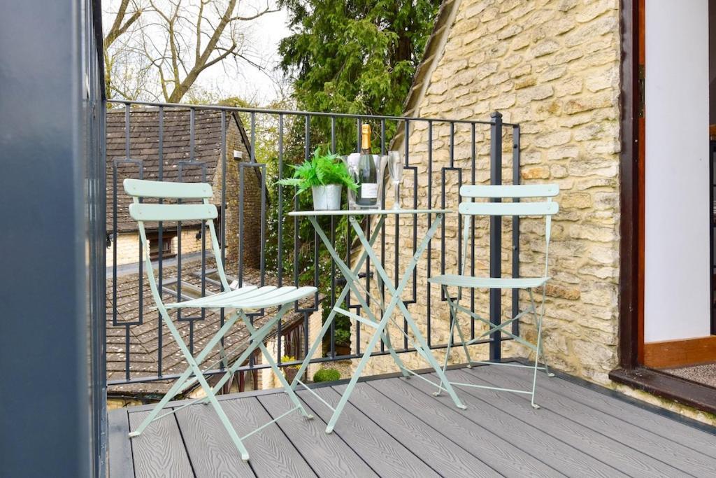 The Lookout At Cloatley Meadow Apartment Hankerton Exterior foto